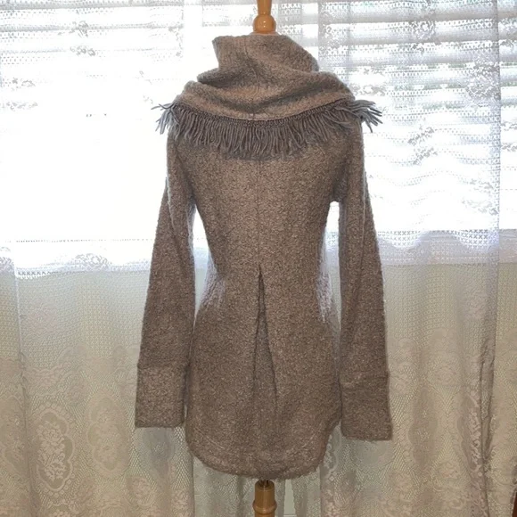 Angel Of The North Sweater - Picture 4 of 9